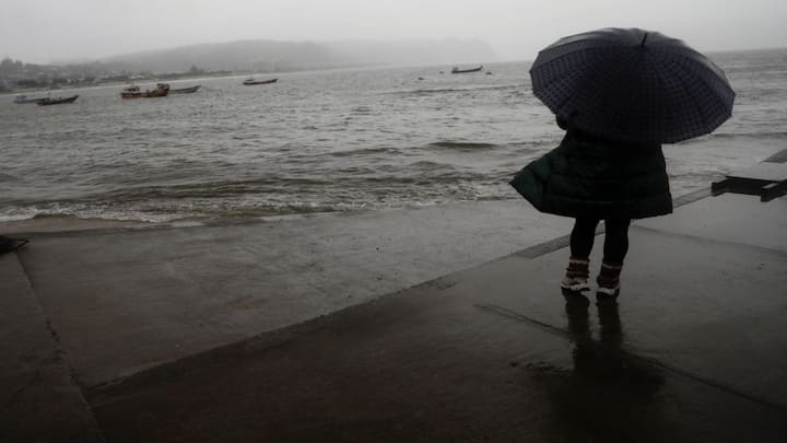 Strong earthquake of 7.6 magnitude in southern Philippines triggers tsunami warning Strong earthquake of 7.6 magnitude in southern Philippines triggers tsunami warning