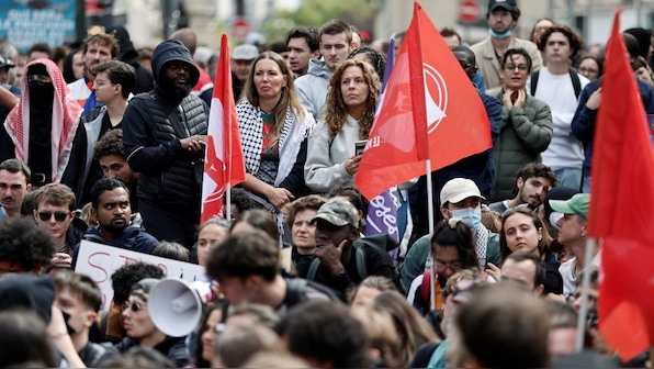 ‘Block Everything’: France arrests 200 agitators during protests over nation’s political crisis