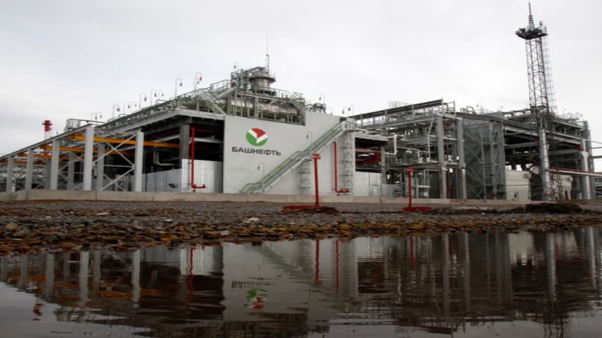 <div>Ukraine strikes Russia's largest oil refinery in its latest drone attack</div>