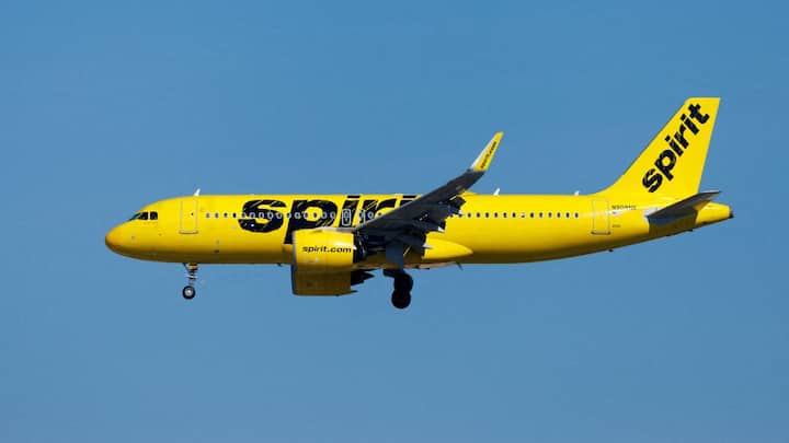 US govt shutdown continues to impact flights due to air traffic control staffing crisis