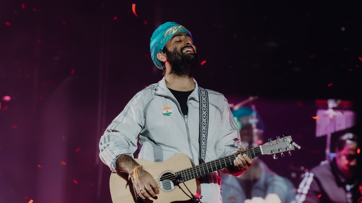 Singer Arijit Singh creates history as first-ever Indian artist to headline sold-out UK stadium with record footfalls of 50,000 fans Singer Arijit Singh creates history as first-ever Indian artist to headline sold-out UK stadium with record footfalls of 50,000 fans