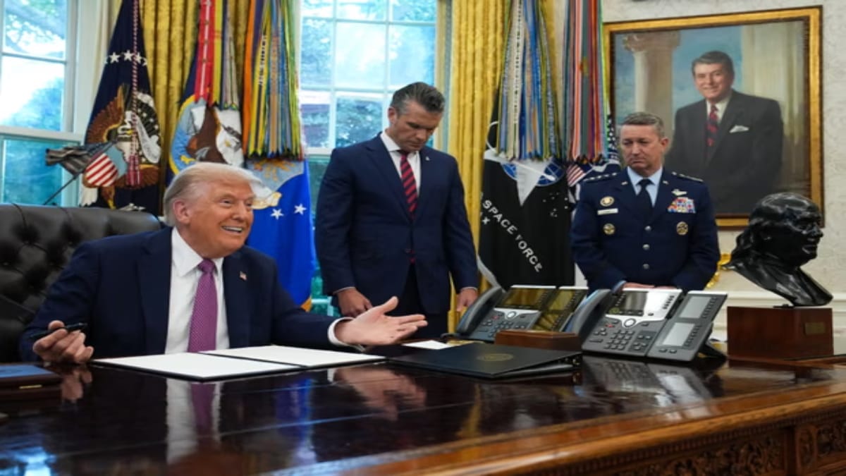 <div>Trump signs executive order to rename Pentagon as 'Department of War' but there's a catch...</div>