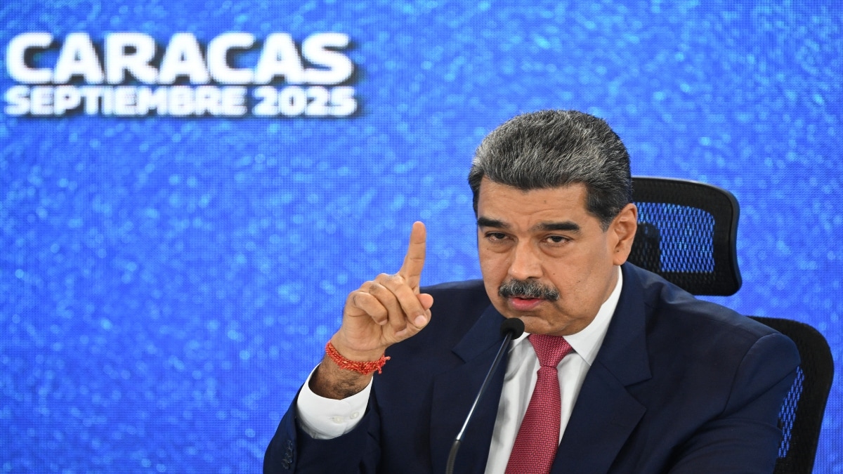 Venezuela offers military training to civilians amid Trump threats