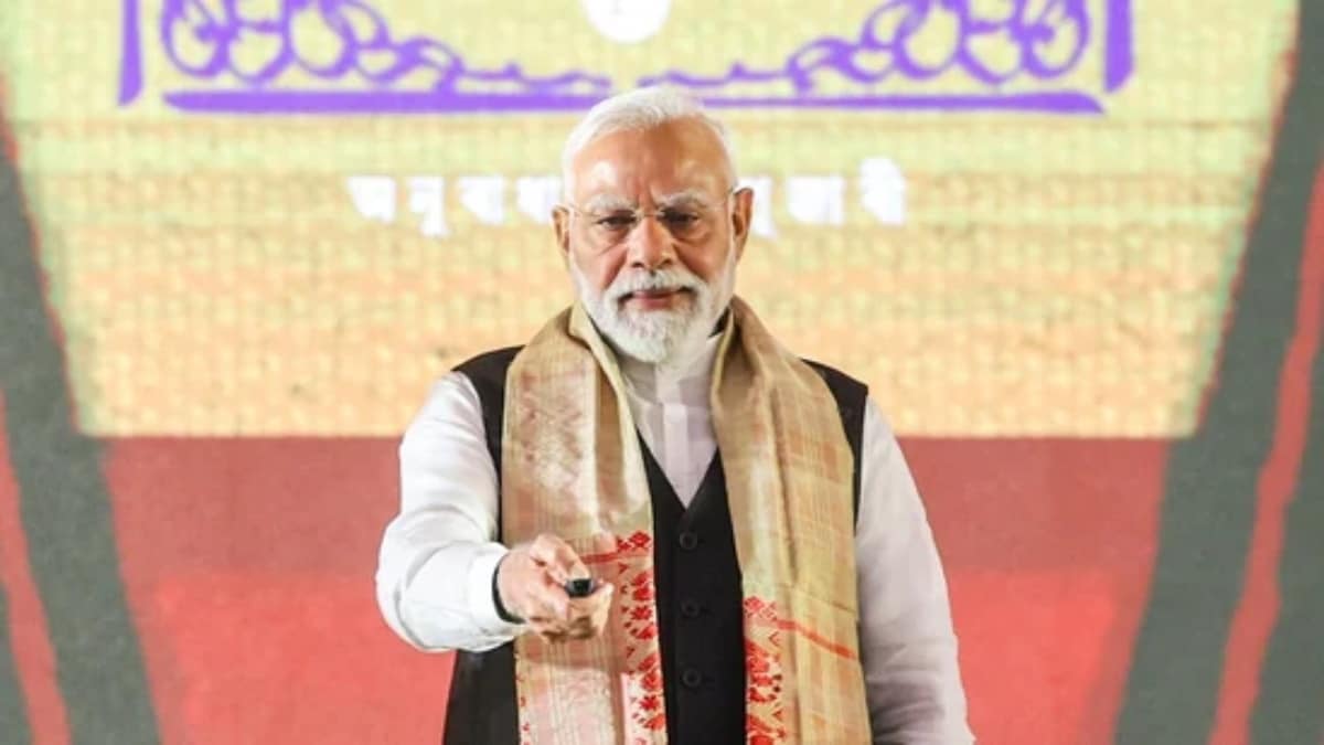 <div>'First Assam visit after Op Sindoor': PM Modi inaugurates projects worth Rs 18,530 cr</div>