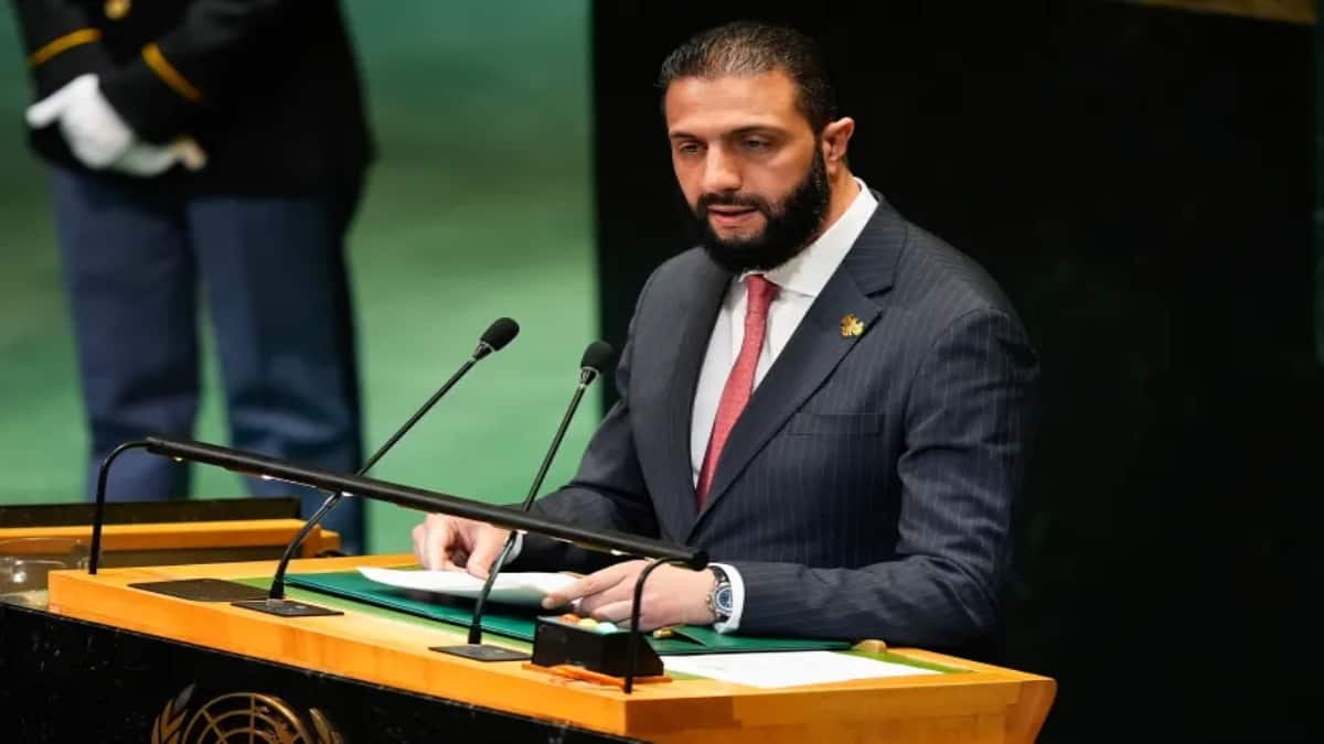 <div>Syria back at UN after 58 years: An ex-al Qaeda fighter does what Assads couldn't</div>