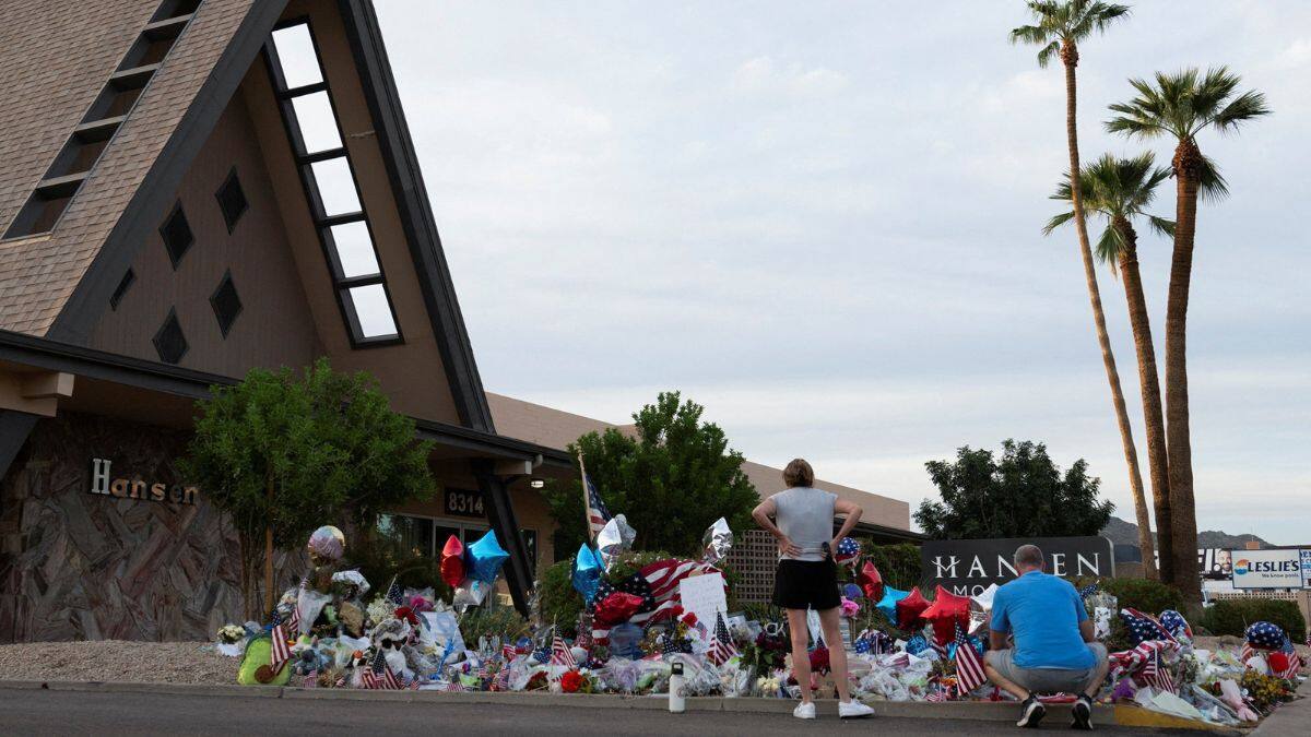Supporters pay tribute to right-wing activist Charlie Kirk, who was fatally shot during an event at Utah Valley University, outside Hansen Mortuary where his body lays, in Phoenix, Arizona, US, September 17, 2025. File Image/Reuters