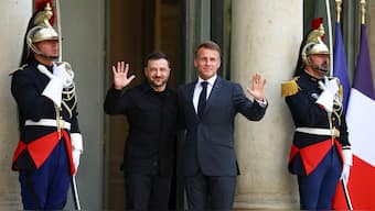 French President Emmanuel Macron and Ukraine's President Volodymyr Zelenskiy wave as they meet at the Elysee Palace, in Paris, France, September 3, 2025. (Photo: Sarah Meyssonnier/Reuters)