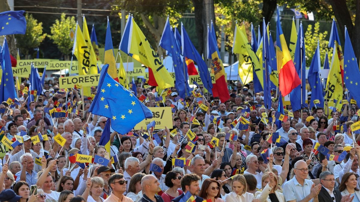 Moldova enters election week amid intense contest between pro-EU and pro-Russia forces