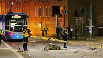 Emergency services work at the scene after Norwegian police said they were investigating a blast on a street in central Oslo and later conducted a controlled detonation of a second explosive device found on the site, in Norway, September 23, 2025. (Photo: Terje Pedersen/NTB/via Reuters)