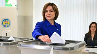 Moldova's President Maia Sandu casts her ballot at the Petru Rares Theoretical High School, as she votes in the parliamentary election, in Chisinau on September 28, 2025. (Photo: Daniel Mihailescu/AFP)