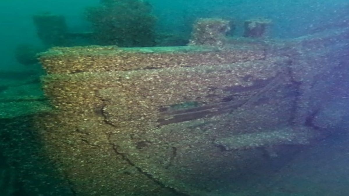 <div>Lost 140 years ago, found now: Searchers locate 'ghost ship' FJ King that sank in Lake Michigan in 1886</div>
