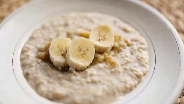 Using ripe bananas in oatmeal can be another way to sweeten the dish without adding sugar. Pixabay