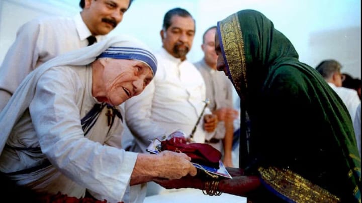 History Today: When Mother Teresa was declared a saint