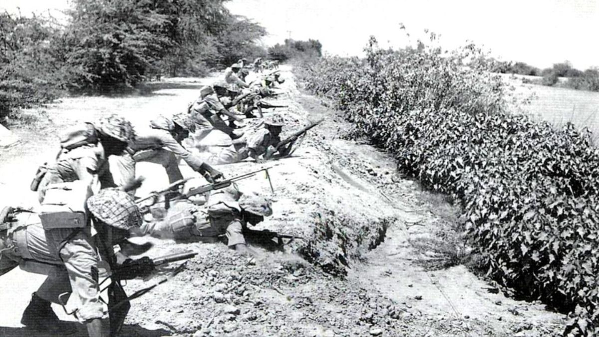 Pakistani soldiers take defensive positions near a canal during the Indian invasion of Pakistan's Punjab province in early September 1965. Wikimedia Commons Pakistani soldiers take defensive positions near a canal during the Indian invasion of Pakistan's Punjab province in early September 1965. Wikimedia Commons