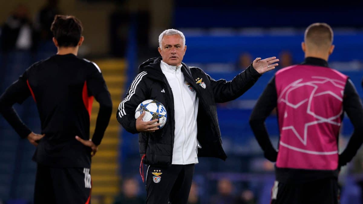 <div>Jose Mourinho delivers emotional press conference before highly-anticipated Chelsea return: 'I will always be a blue'</div>