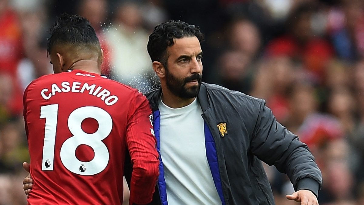 <div>Manchester United seal early Deadline Day deal as new goalkeeper's rumour gather pace</div>