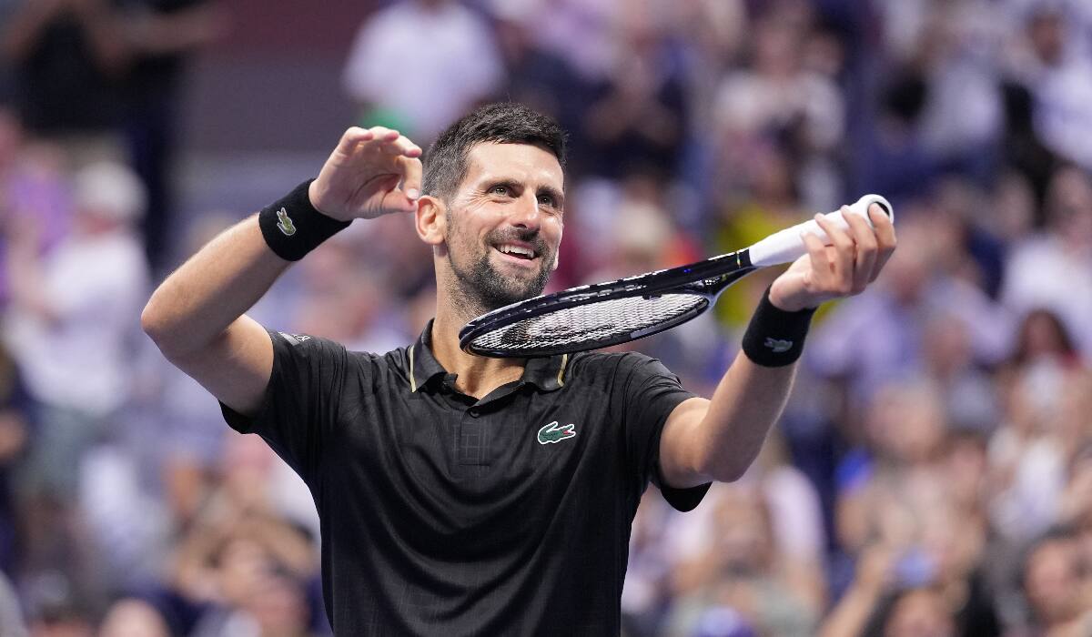 Novak Djokovic breaks Roger Federer's world record