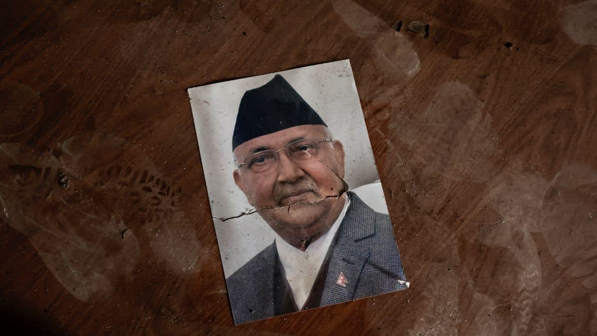 <div>Nepal freezes passports of toppled PM Oli & 4 other officials over killings during Gen-Z protests</div>