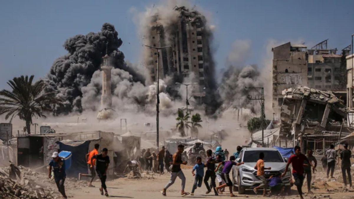 Palestinians run for cover during an Israeli airstrike on a high-rise building in Gaza City, Friday, Sept. 5, 2025, after the Israeli army issued a prior warning.
- AP Palestinians run for cover during an Israeli airstrike on a high-rise building in Gaza City, Friday, Sept. 5, 2025, after the Israeli army issued a prior warning.
- AP