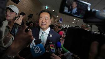 Leader of Bhumjai Thai Party Anutin Charnvirakul leaves after a press conference at Parliament in Bangkok, Thailand, Wednesday, Sept. 3, 2025. (AP Photo/Sakchai Lalit)
