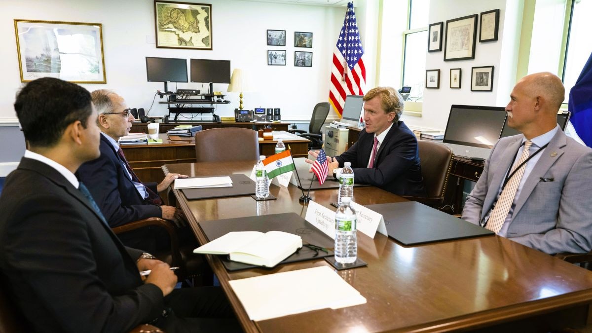 <div>Pentagon's Colby hosts Indian envoy Kwatra, eyes to 'elevate critical defence cooperation with India'</div>