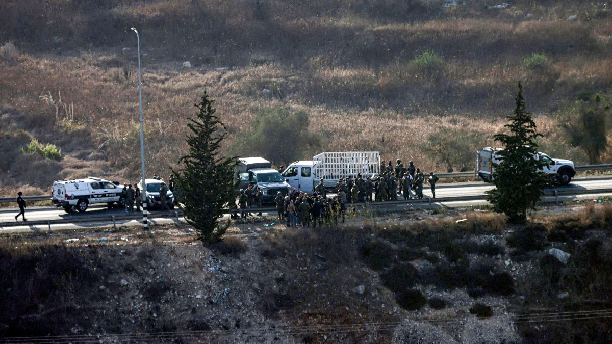 Hamas urges Israel to pause Gaza strikes to search for missing hostages Hamas urges Israel to pause Gaza strikes to search for missing hostages