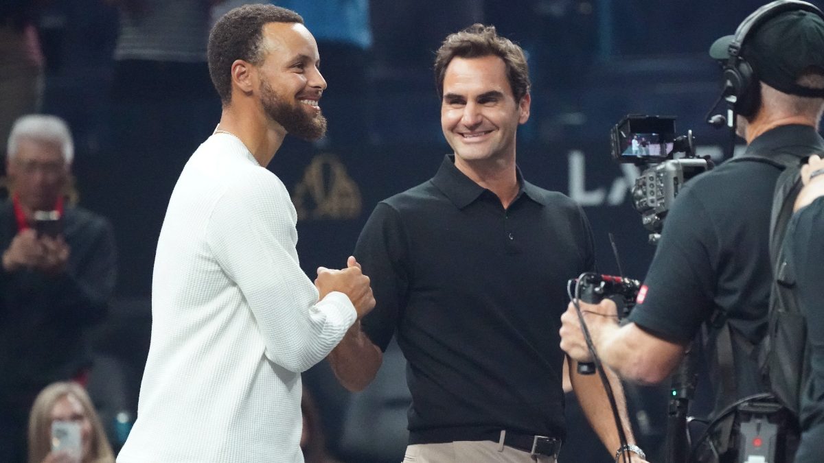Roger Federer with basketball great Steph Curry during Laver Cup. Image: Reuters
Roger Federer with basketball great Steph Curry during Laver Cup. Image: Reuters