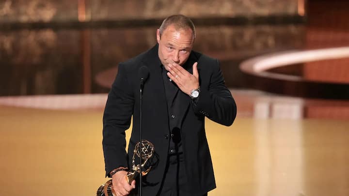 Netflix's 'Adolescence' actor Stephen Graham signs off his speech with a 'Namaste', says 'This kind of thing doesn't normally...' Netflix's 'Adolescence' actor Stephen Graham signs off his speech with a 'Namaste', says 'This kind of thing doesn't normally...'