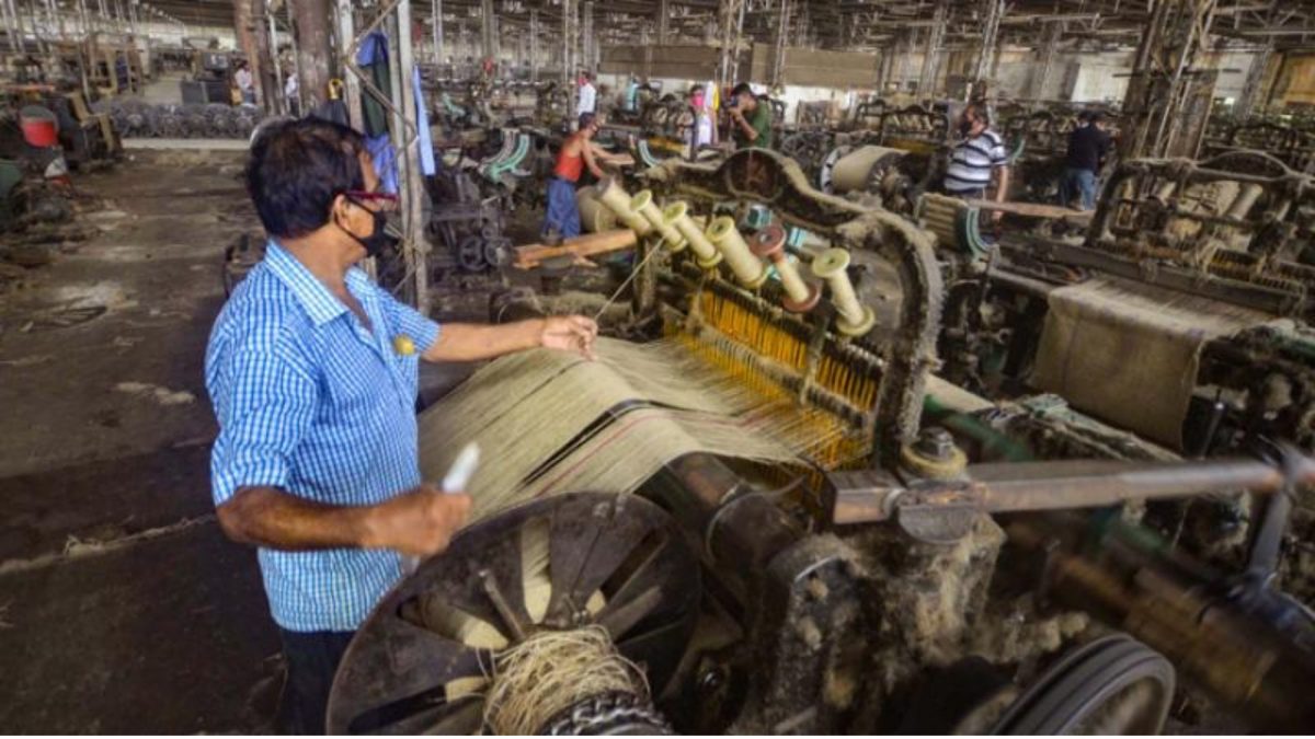 India’s industrial output grows 4% in August, mining sector leads the way India’s industrial output grows 4% in August, mining sector leads the way