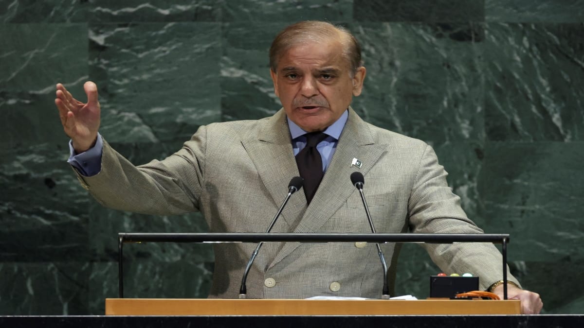 <div>Violation of Indus Waters Treaty an 'act of war’, says Sharif at UN, credits Trump for defusing May standoff with India</div>