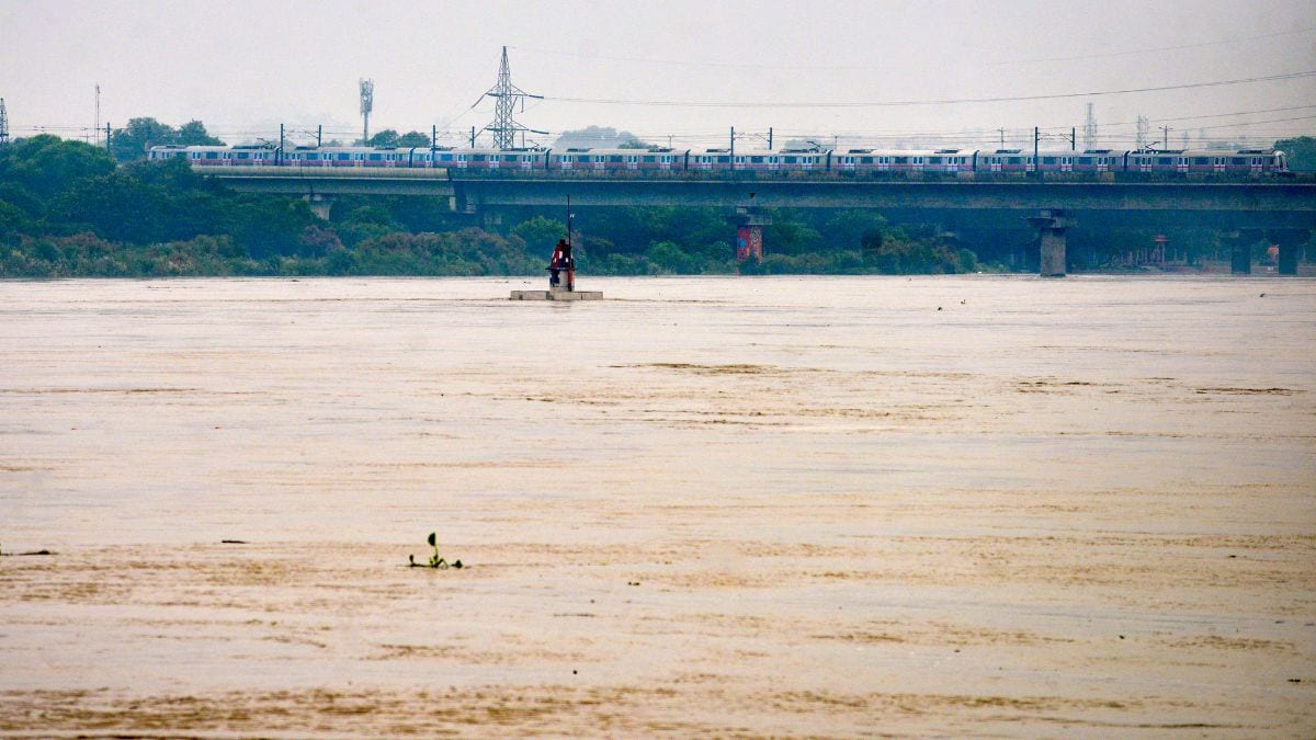 Flood threat in Delhi: Yamuna water level rising fast, heavy rains continue to lash NCR