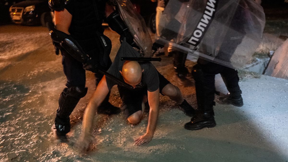 Serbia: Police and protestors spar in anti-govt protests, over 40 people detained