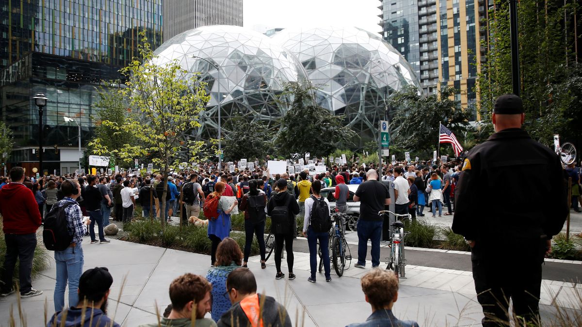 Tech workers gather outside the Amazon Spheres during a Climate Strike walkout and march in Seattle, Washington, US. September 20, 2019. File Photo/Reuters Tech workers gather outside the Amazon Spheres during a Climate Strike walkout and march in Seattle, Washington, US. September 20, 2019. File Photo/Reuters