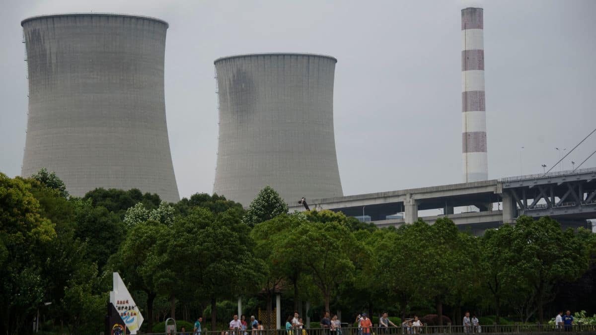 <div>'Green and low-carbon transition is the trend': Xi presents China's first-ever emission targets</div>