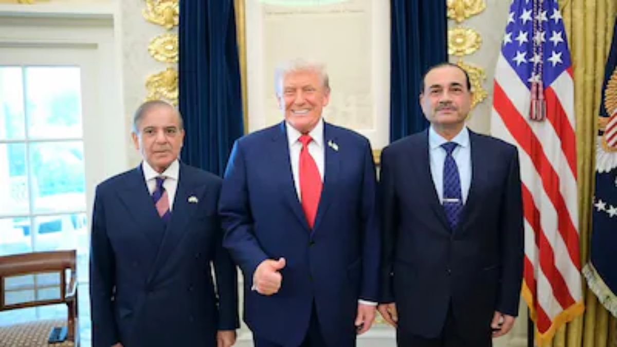Pakistan’s Prime Minister Shehbaz Sharif (L) and Field Marshal Asim Munir (R) met US President Donald Trump (centre) at the White House. Pakistan’s Prime Minister Shehbaz Sharif (L) and Field Marshal Asim Munir (R) met US President Donald Trump (centre) at the White House.