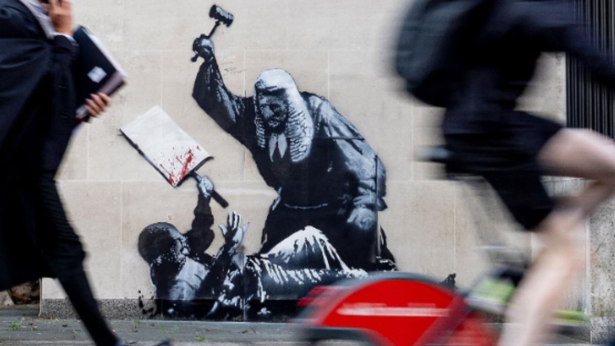 Banksy’s new artwork on London court building to be removed. Here’s why Banksy’s new artwork on London court building to be removed. Here’s why
