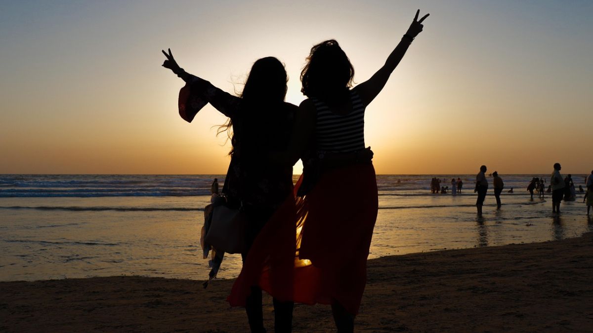 A study found that meaningful relationships and active involvement in community life can “reset” the body’s internal clock, lowering a person’s biological age. Image for Representation. Pixabay A study found that meaningful relationships and active involvement in community life can “reset” the body’s internal clock, lowering a person’s biological age. Image for Representation. Pixabay