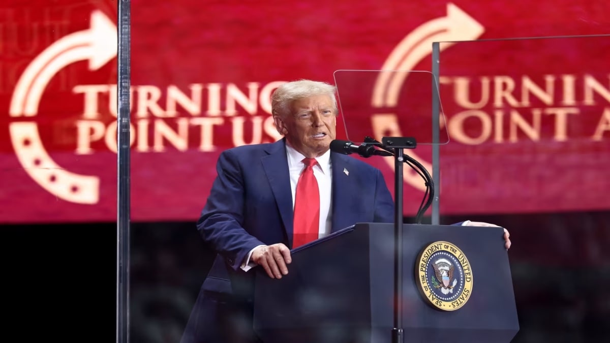 <div>'American martyr': Trump honours Charlie Kirk at funeral service attended by thousands</div>