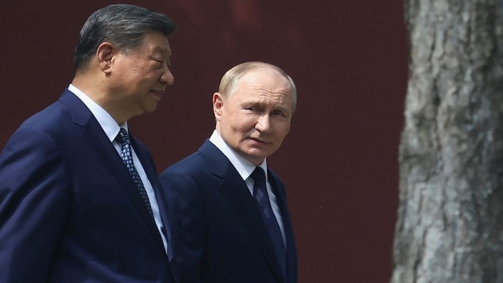 Xi-Putin discuss immortality, Trump boasts about groping women… Scandalous hot-mic moments in history