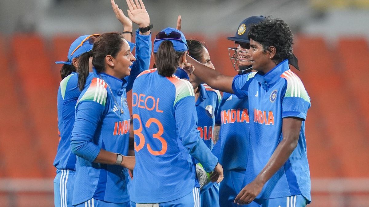 Smriti Mandhana’s brilliant century powers India to 102-run win over Australia in 2nd Women ODI Smriti Mandhana’s brilliant century powers India to 102-run win over Australia in 2nd Women ODI