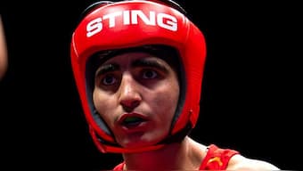 Minakshi Hooda stormed into the semifinals with a dominant 5:0 win over England’s Alice Pumphrey. Image: BFI