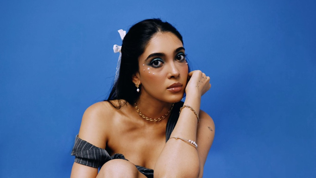 The independent singer-songwriter, Khevna blends vulnerable lyrics with pulsating Afrobeats with 'Lonely' The independent singer-songwriter, Khevna blends vulnerable lyrics with pulsating Afrobeats with 'Lonely'