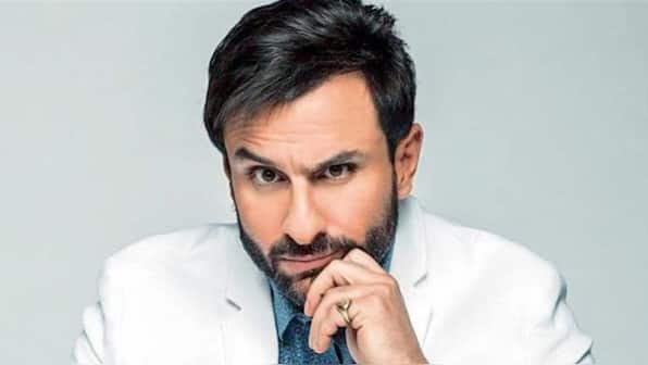 Saif Ali Khan reveals a female producer asked him to kiss her cheek ten times: "There came a time when..."