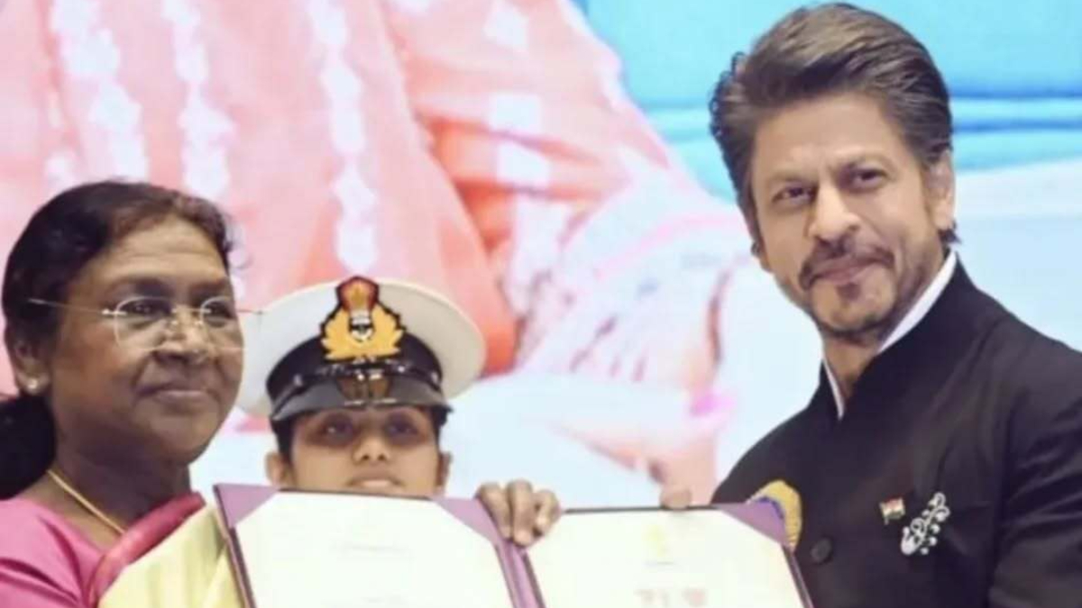 Shah Rukh Khan receives National award for Best Actor in 'Jawan' from the President of India, Droupadi Murmu; Gauri Khan says 'What a journey it's been' Shah Rukh Khan receives National award for Best Actor in 'Jawan' from the President of India, Droupadi Murmu; Gauri Khan says 'What a journey it's been'