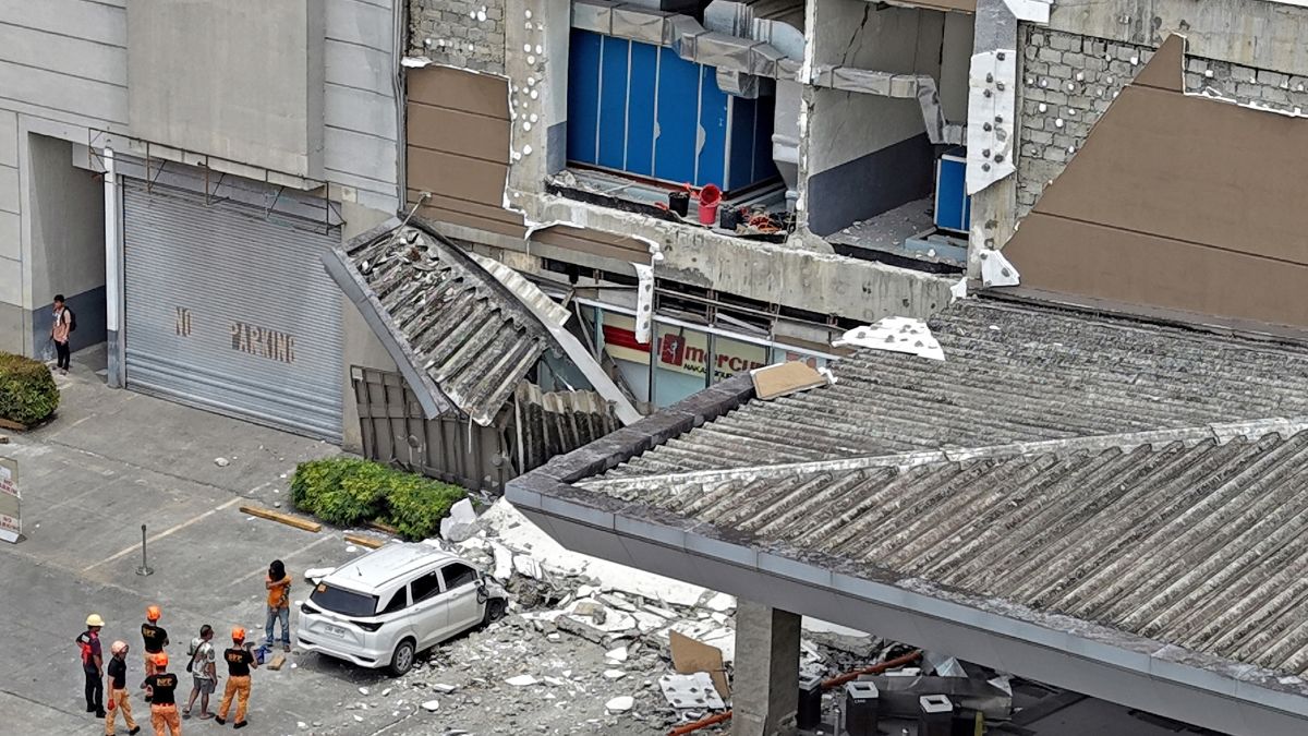 How bad was the 7.6 earthquake that rocked the Philippines? Why is the country so vulnerable? How bad was the 7.6 earthquake that rocked the Philippines? Why is the country so vulnerable?
