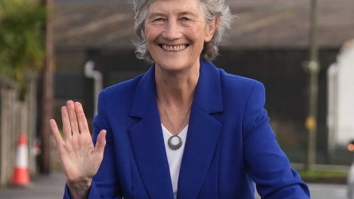 Outspoken critic of Nato and Gaza war, left-winger Catherine Connolly wins Irish presidency in landslide Outspoken critic of Nato and Gaza war, left-winger Catherine Connolly wins Irish presidency in landslide