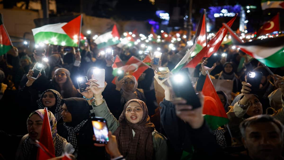 <div>Protests erupt worldwide over Israel's interception of the Gaza flotilla</div>