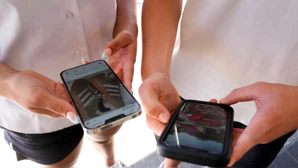 Australia launches campaign to help children quit social media before ban takes effect