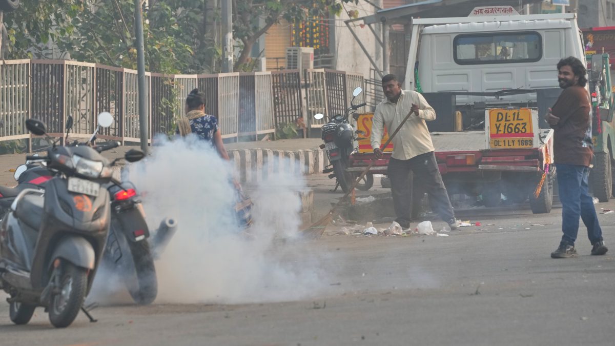 Delhi has dirtiest air in the world, Lahore stands second: Swiss firm IQAir Delhi has dirtiest air in the world, Lahore stands second: Swiss firm IQAir