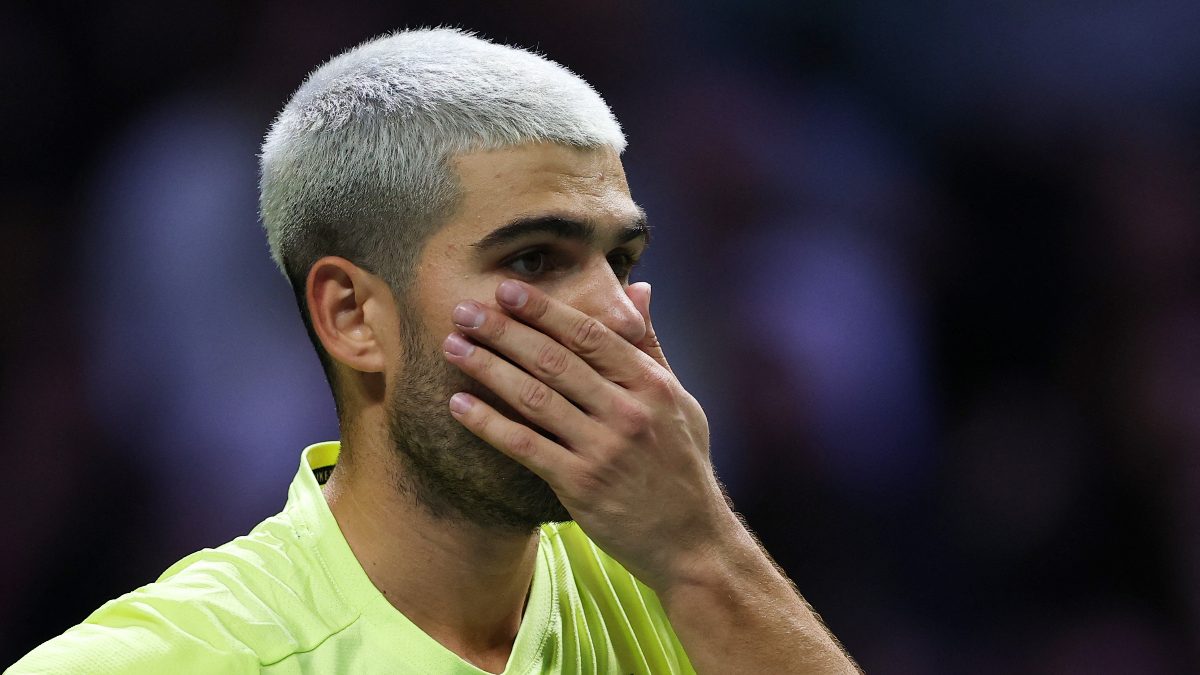 Experts say slow courts favour Carlos Alcaraz, but Paris Masters defeat to Norrie tells a different story Experts say slow courts favour Carlos Alcaraz, but Paris Masters defeat to Norrie tells a different story
